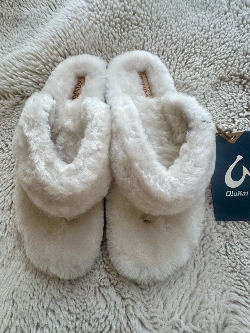 OluKai Women's Plush White Fuzzy Flip-Flop Slippers